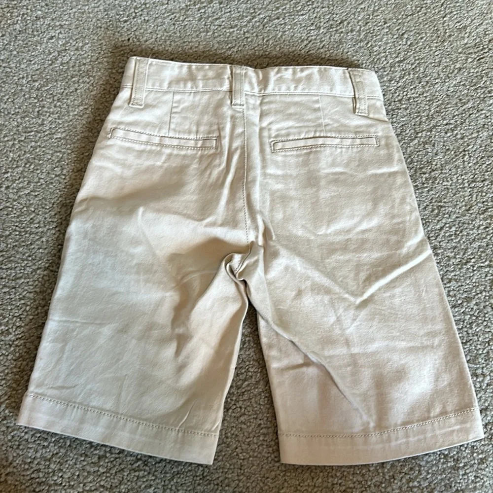 NWOT Gap boys flat front shorts size 7 beige